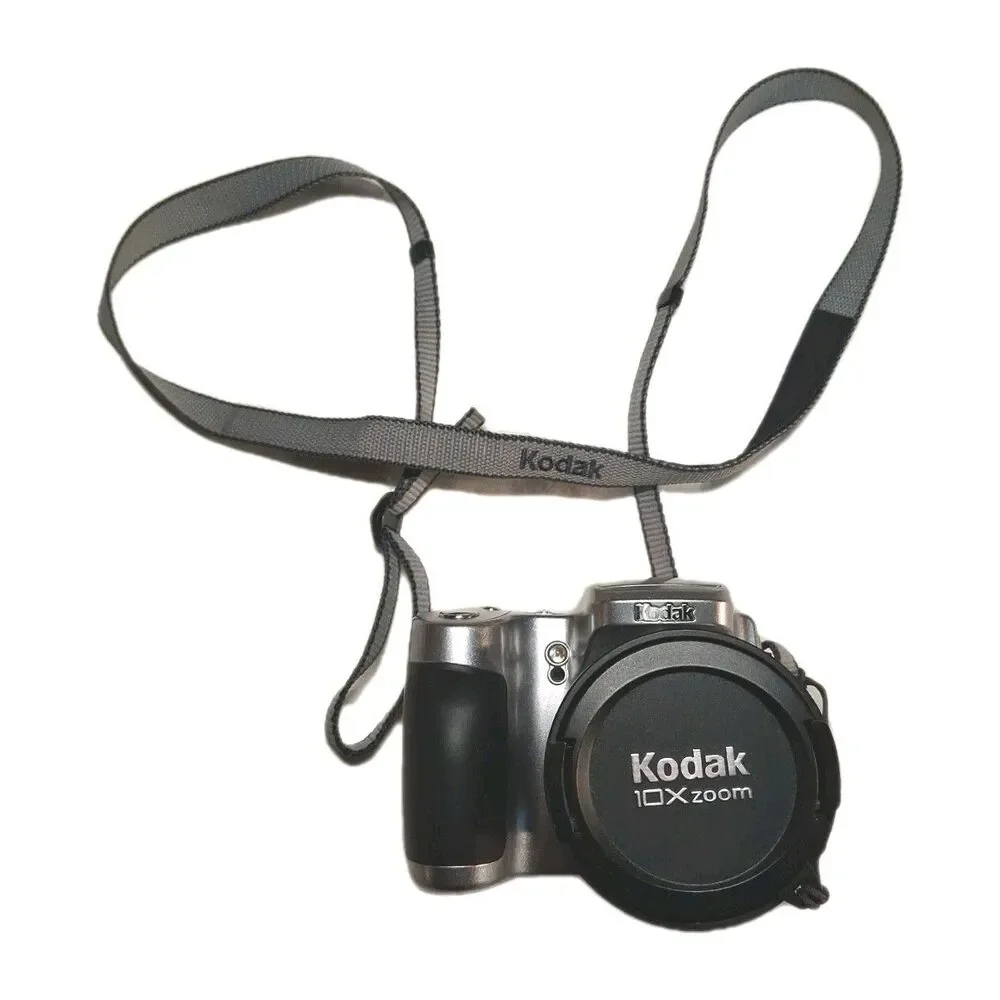 Kodak Easyshare Z740 5 MP Digital Camera, 10x Optical Zoom With TARGUS Case Vtg